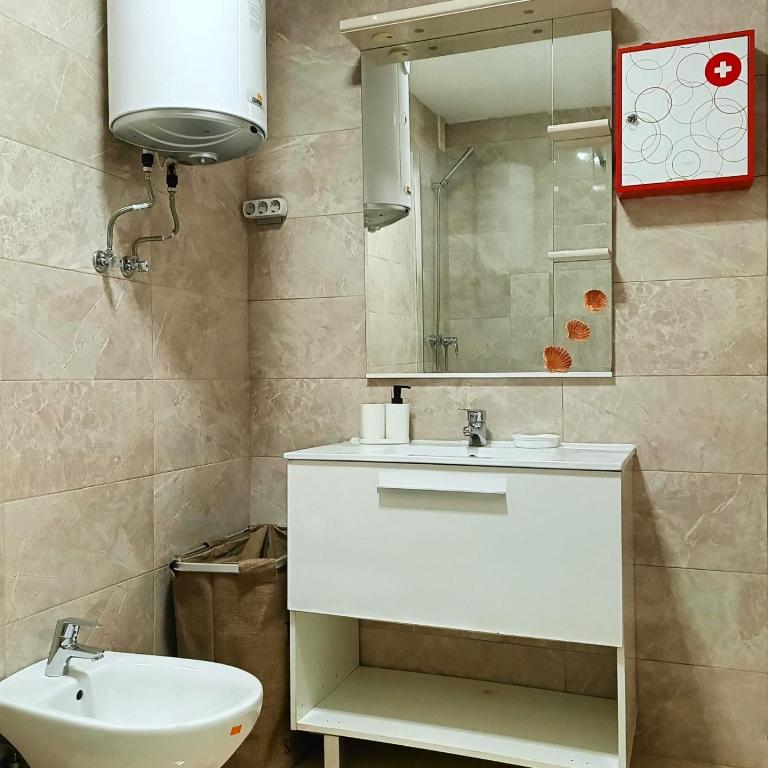 Urban Stay Rosaleda- Modern Apartament For 7 - Apartamento de 3 dormitorios - 11