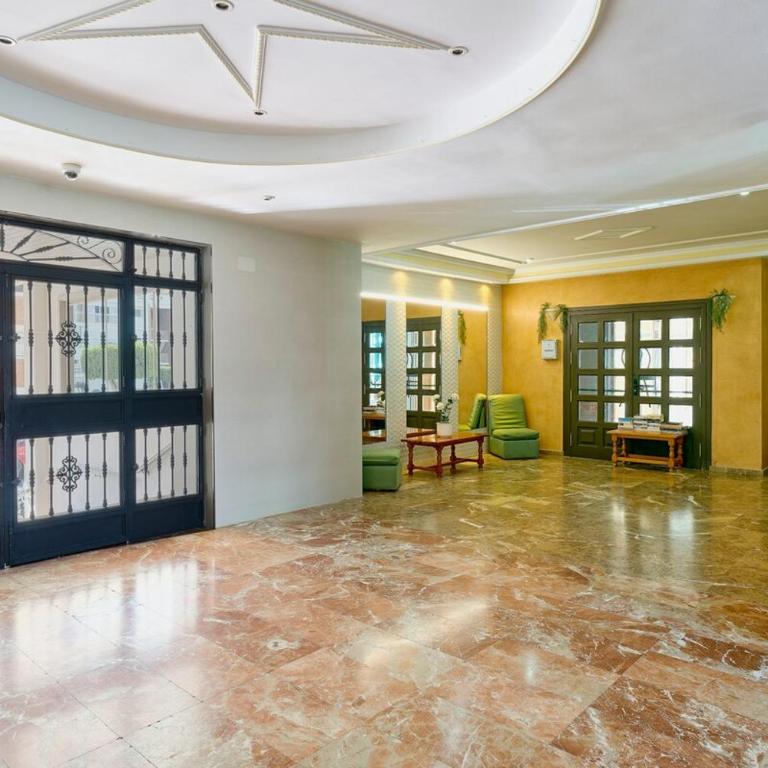 Sun & Stay Apartment - One-Bedroom Apartment - 10