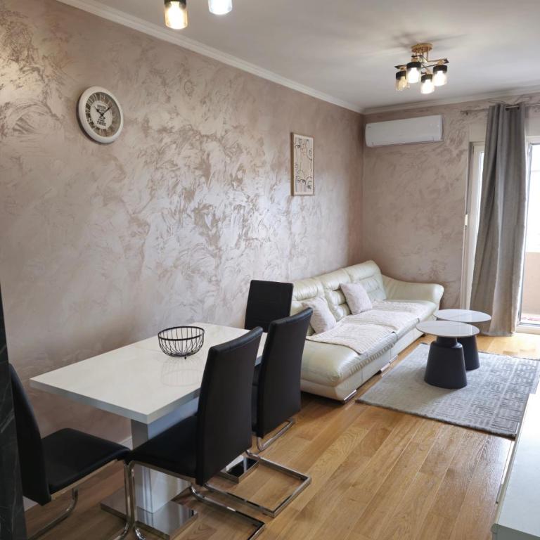 Central Point apartment - One-Bedroom Apartment - 2