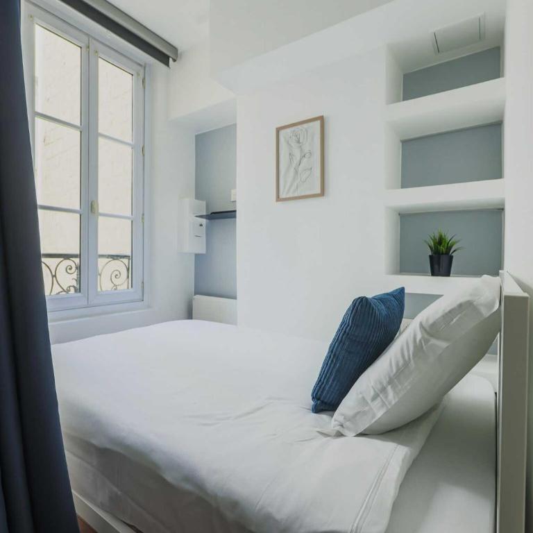 Modern apartment -1BR-3P-Ternes - Two-Bedroom Apartment - 3