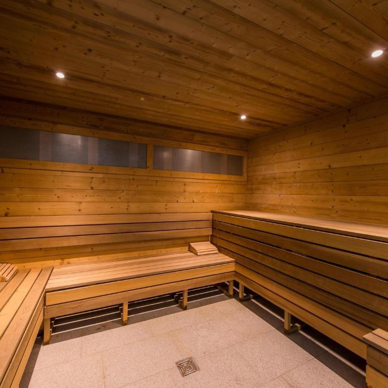 Apartment in French Alps, Savoyard Charm - Apartamento con 4 dormitorios - 2