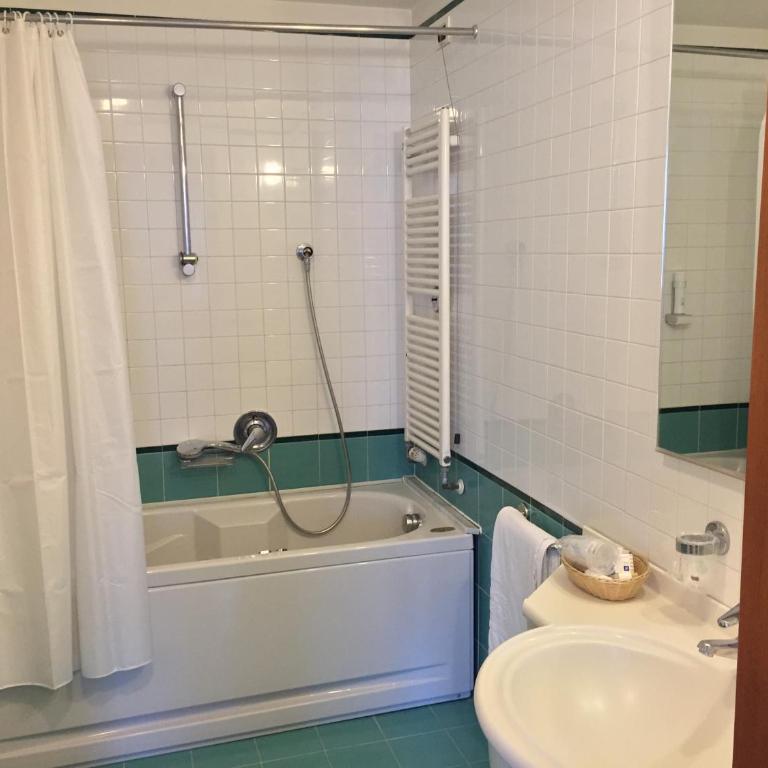 Hotel Le Roi - Camera Familiare Standard - 6