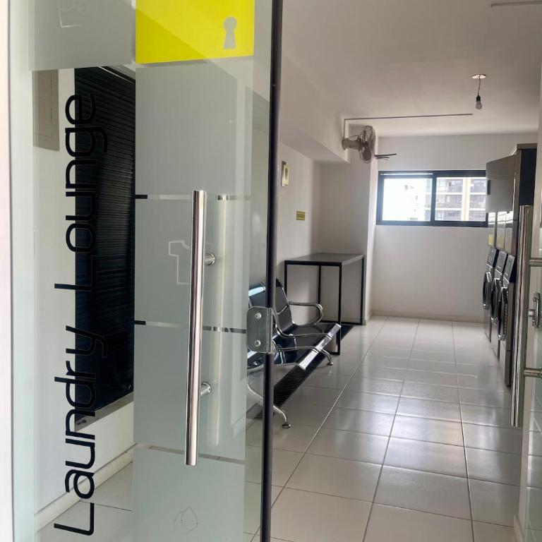 Elegante departamento en Equipetrol - Apartamento de 1 dormitorio - 34