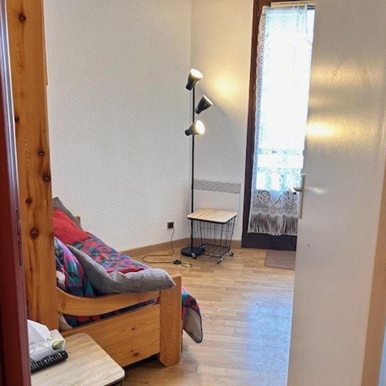 Studio cabine - 4 couchages, à l'entrée de Risoul 1850, proche commerces et navette gratuite - Appartement 1 Chambre - 11