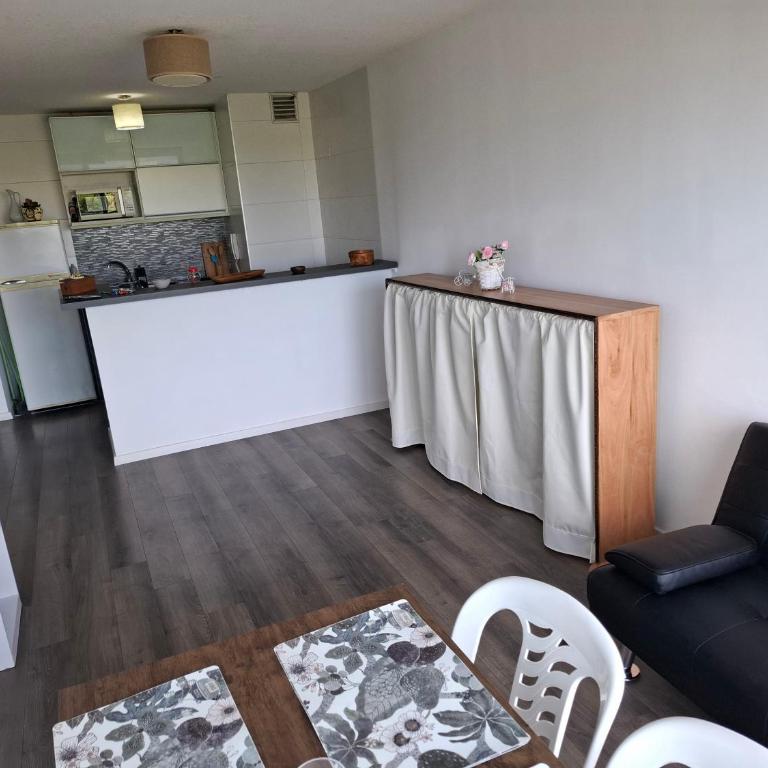 Apartamento en Montevideo frente al Parque Rodó - Apartamento con balcón - 10