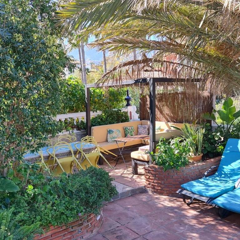 Majestic Villa by the Beach Heated Private Pool & Jacuzzi - Villa with Sea View - 25