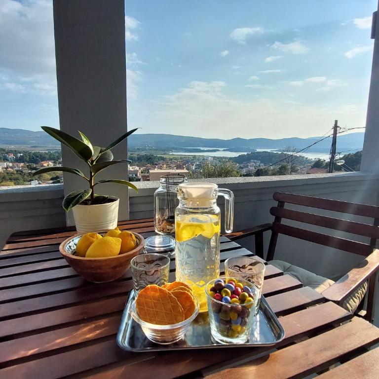 Mio Monte Apartments - Free Parking and Wi-Fi - Calm, Garden, See and Mountain View, Tivat - Porto Montenegro 2km - One-Bedroom Apartment with Sea View and Balcony - 16