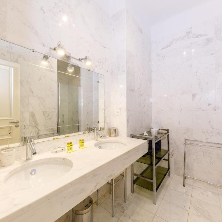 Luxury Historic Suite with Private Beach, Pool & Tennis near Monaco - Appartement 2 Chambres - 11
