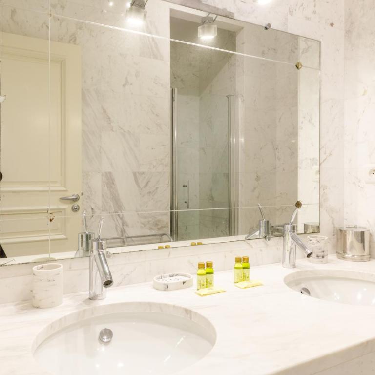 Luxury Historic Suite with Private Beach, Pool & Tennis near Monaco - Appartement 2 Chambres - 27