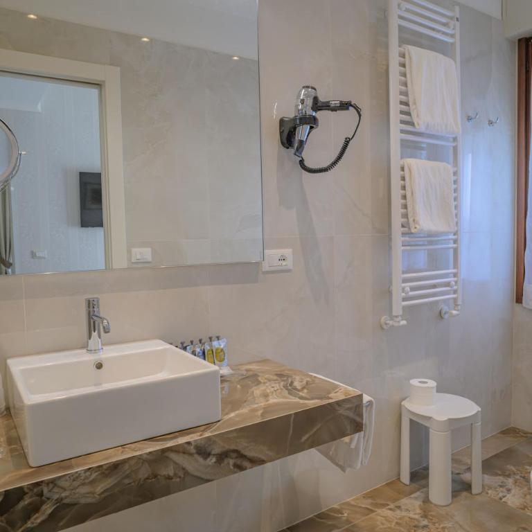 Hotel La Meridiana - Junior Suite - 1