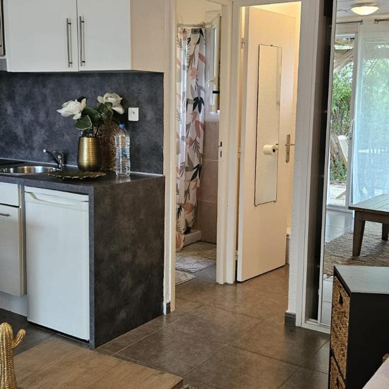 Mini villa Vue Mer Santa Giulia - Accès plage à pied - 2 à 4 pers - 1 chambre - Appartamento con 1 Camera da Letto - 13