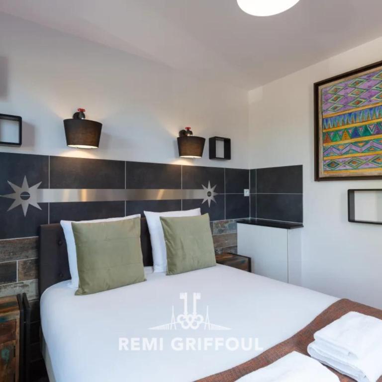 The Cosmopolitan Architect Design Home with Rooftop Jacuzzi 8 Guests - Maison de Vacances - 22