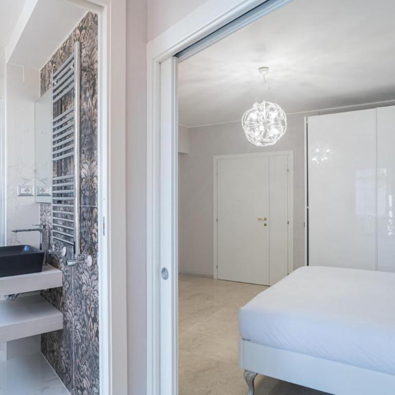B&B Damagi - Suite Familiare con Balcone - 10