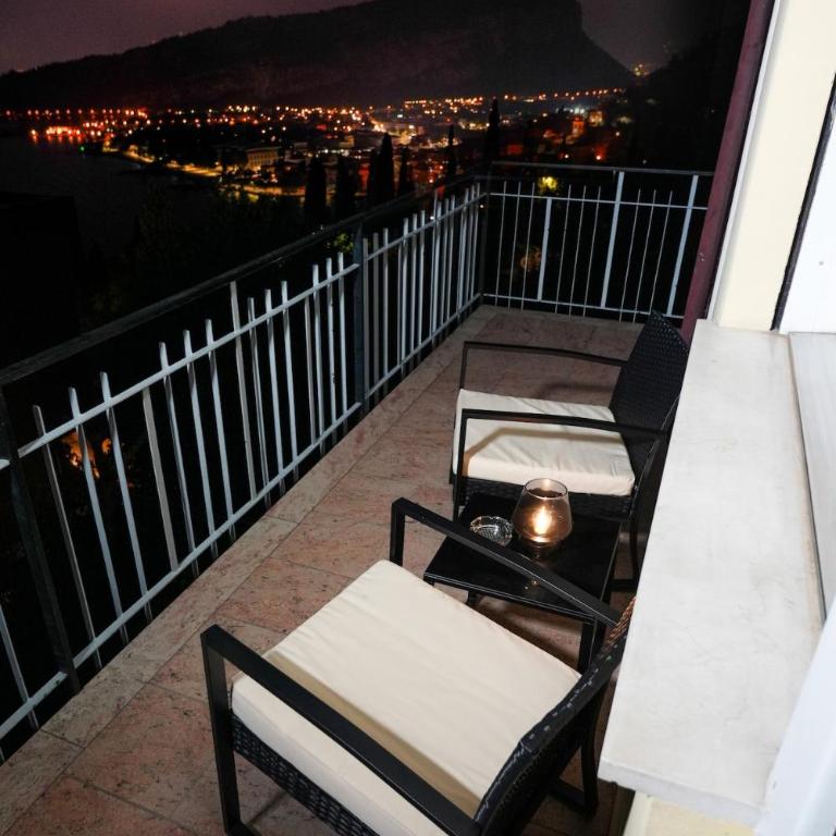 Panoramic Lake View Apartment - One-Bedroom Apartment - 4