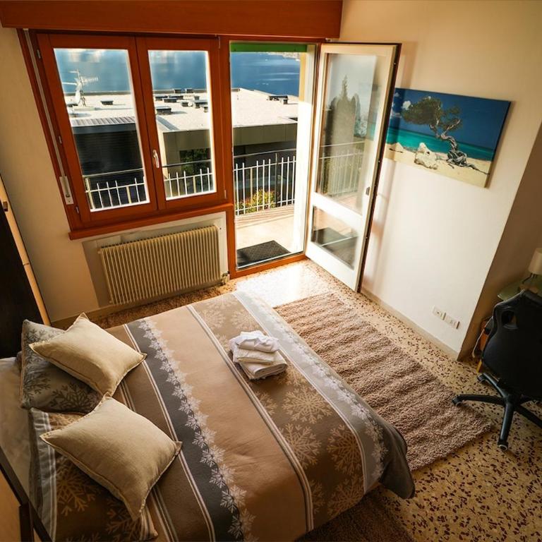 Panoramic Lake View Apartment - One-Bedroom Apartment - 7