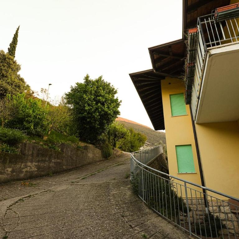 Panoramic Lake View Apartment - One-Bedroom Apartment - 24