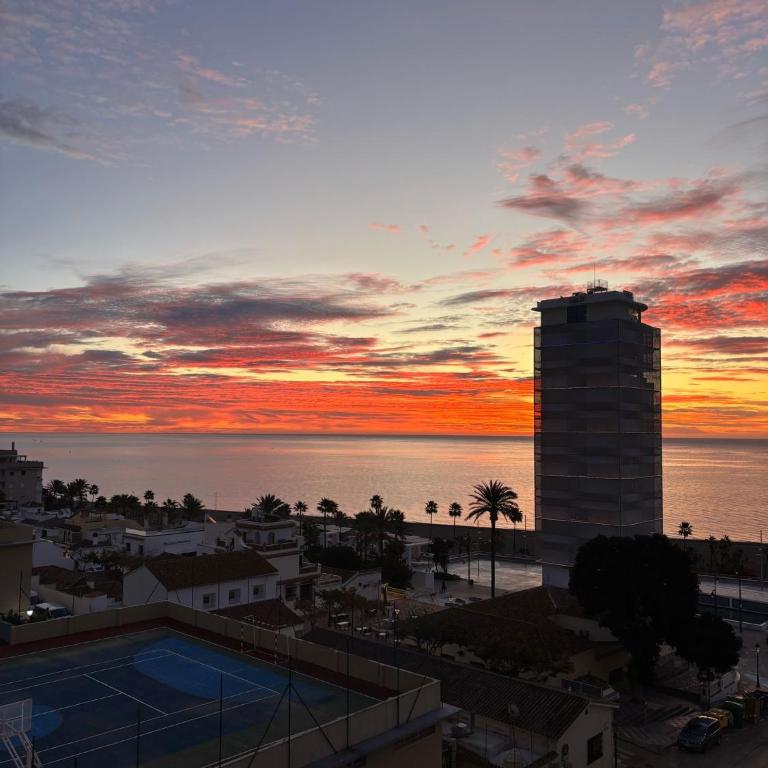 Large three bedroom apartment panoramic sea views - Three-Bedroom Apartment - 2