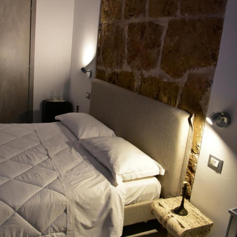 Yllen Rooms - Suite Deluxe con Vasca Idromassaggio - 6
