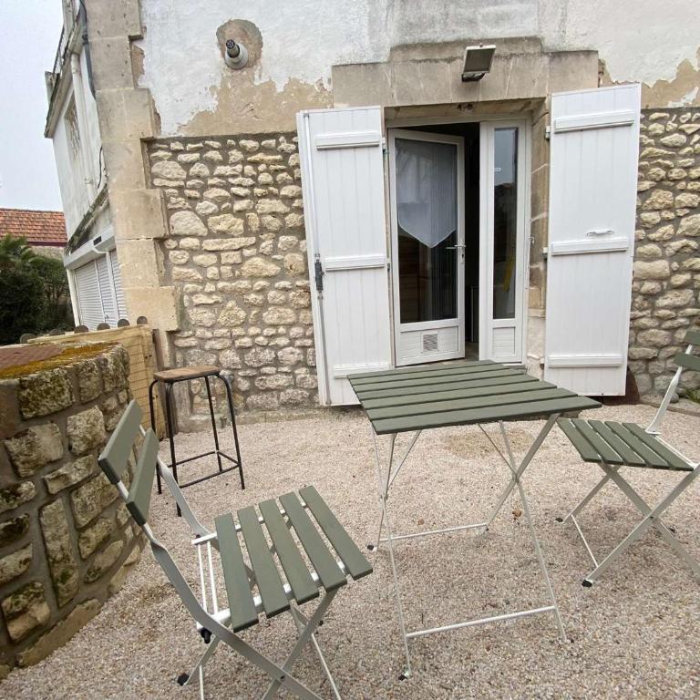 Maison Belle Époque à Royan avec Terrasse, 200m Plage - FR-1-494-157 - Appartamento - 13