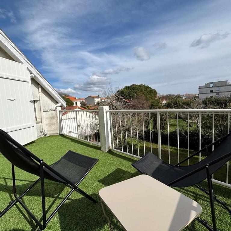 Maison Belle Époque à Royan avec Terrasse, 200m Plage - FR-1-494-157 - Appartamento - 17