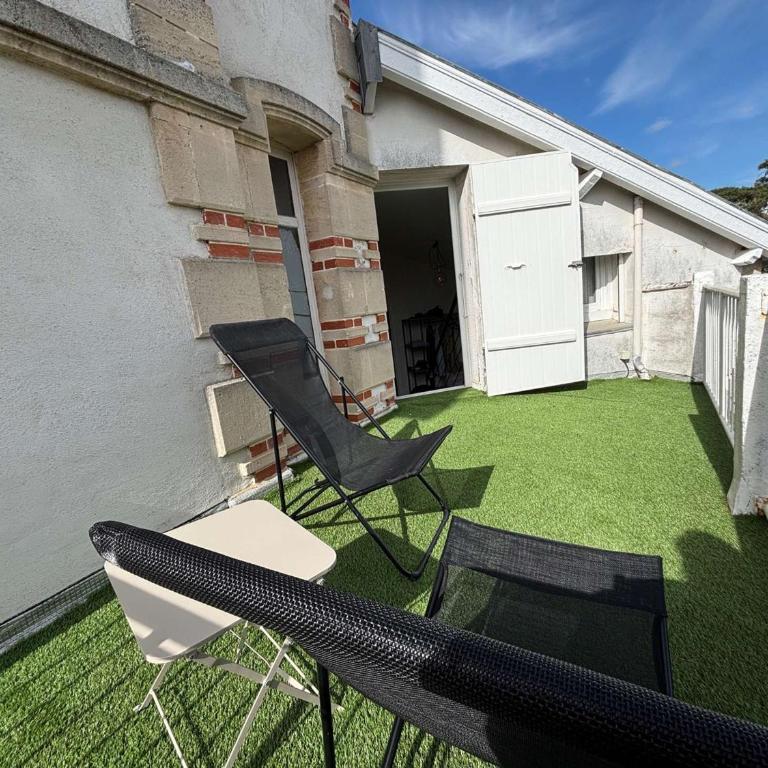 Maison Belle Époque à Royan avec Terrasse, 200m Plage - FR-1-494-157 - Appartamento - 19