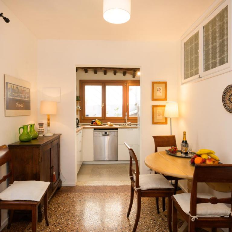 Ca'Filo' Venetian refuge in the Venetian district - Two-Bedroom Standard Apartment - 10