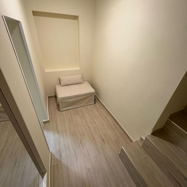 Vikolo Apartments - Large Double Room - 10