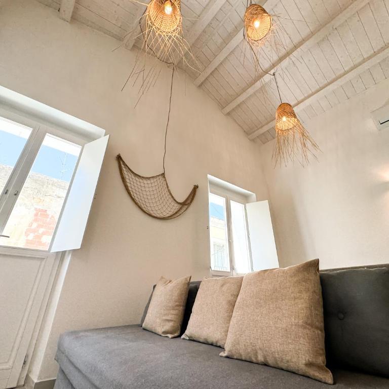 Kalma Lux - Sant Efisio Lofts - Appartamento con 2 Camere da Letto, Balcone e Terrazza - 9