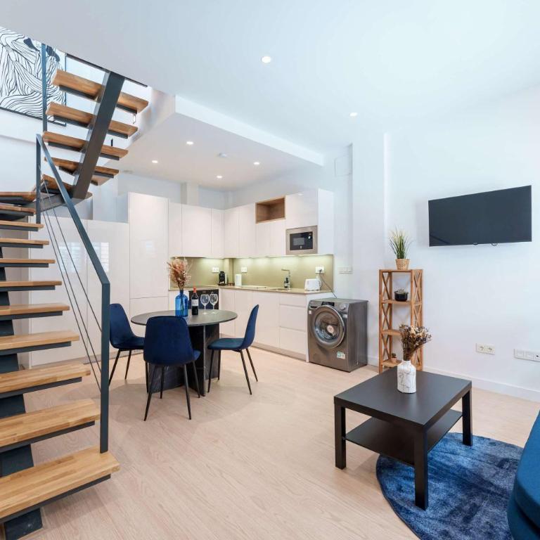 Stylish 3BD with Rooftop Jacuzzi - Las Artes - Apartment - 6