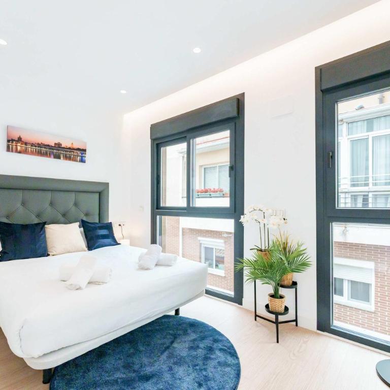 Stylish 3BD with Rooftop Jacuzzi - Las Artes - Apartment - 18