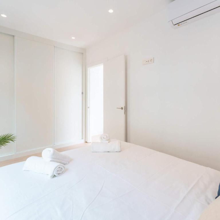 Stylish 3BD with Rooftop Jacuzzi - Las Artes - Apartment - 20