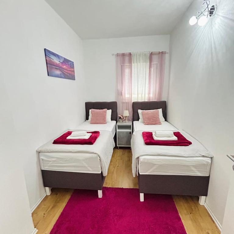 Apartment Tajra - Two-Bedroom Apartment - 10