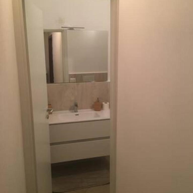 Casa e Risorgimento - Appartamento con 2 Camere da Letto - 80