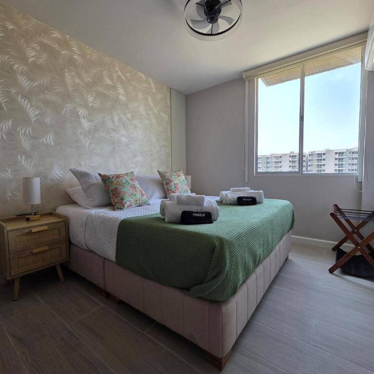 Open Floor Chic Interior Design Pool Full Kitchen - Apartamento de 2 dormitorios - 19