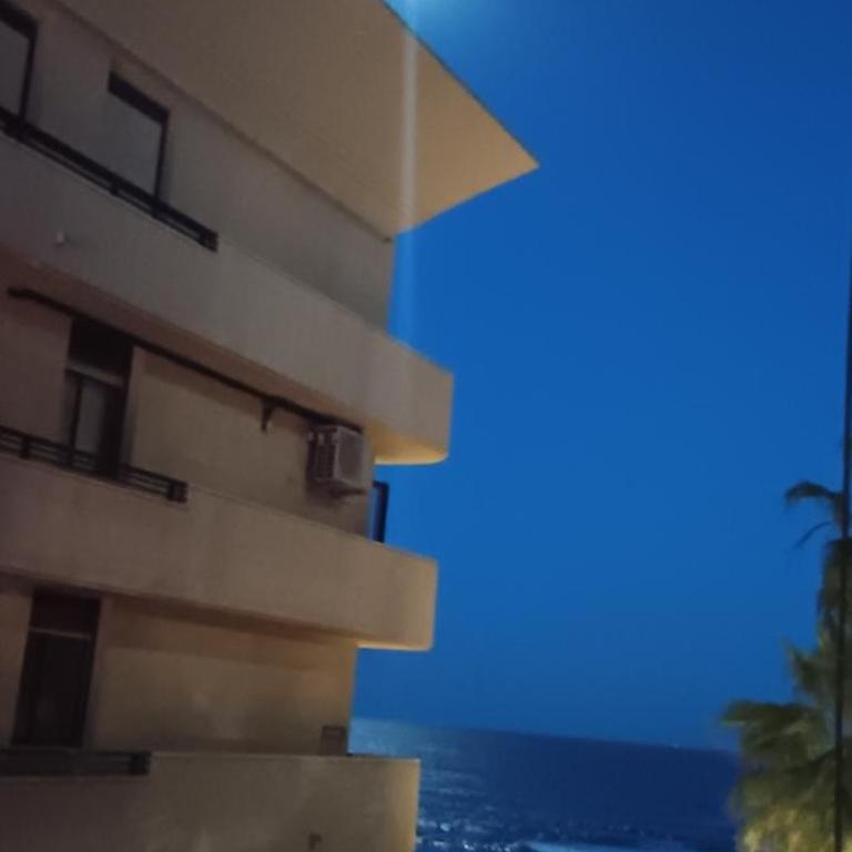 APARTAMENTO EN PRIMERA LINEA DE PLAYA EN Estepona - Apartamento de 1 dormitorio - 5