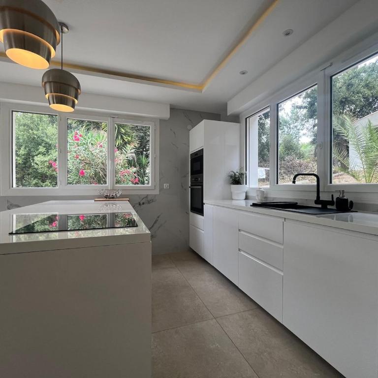 Beautiful 4 bedroom villa with pool, jacuzzi - Villa - 11