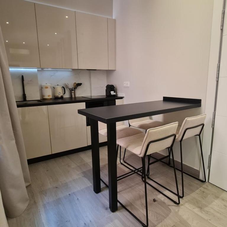Suspiro 202 Elegant Suite - One-Bedroom Deluxe Apartment - 20