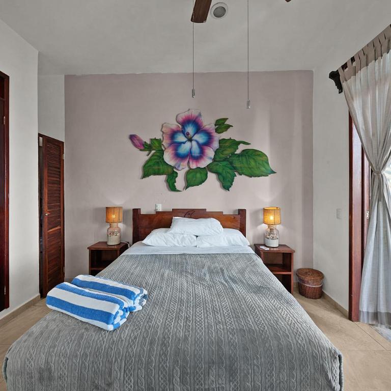 Playa Canek Beachfront Eco Hotel - Habitación Superior frente a la playa con cama extragrande y balcón - 6