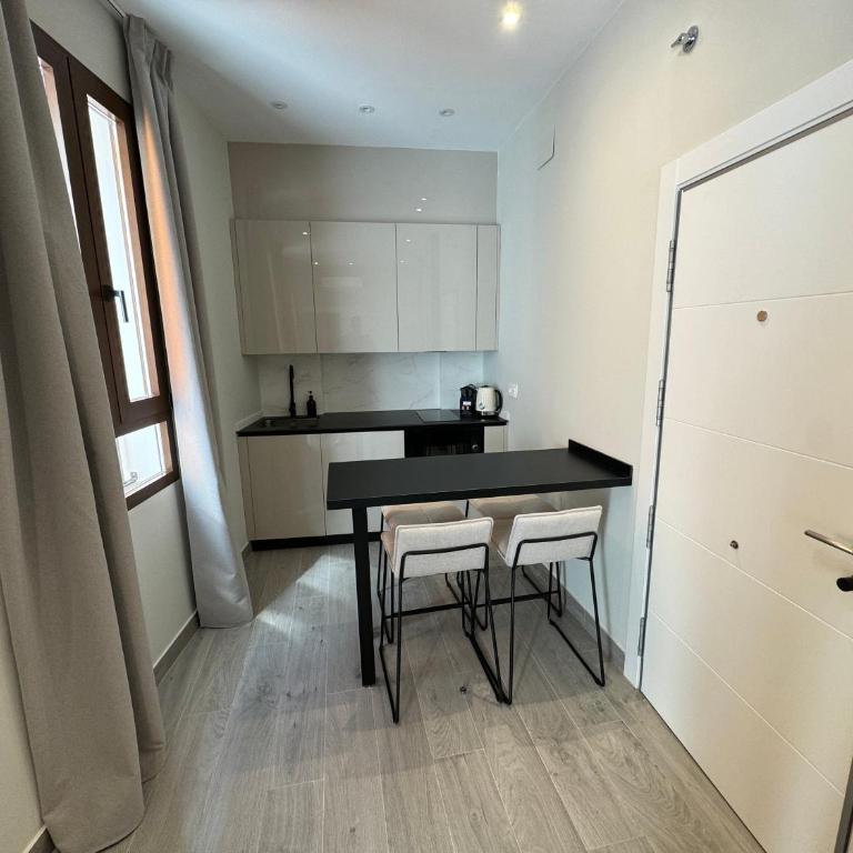 Suspiro 202 Elegant Suite - One-Bedroom Deluxe Apartment - 23