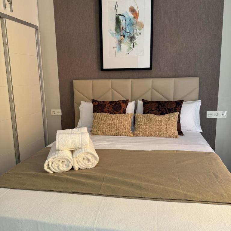 Suspiro 202 Elegant Suite - One-Bedroom Deluxe Apartment - 17