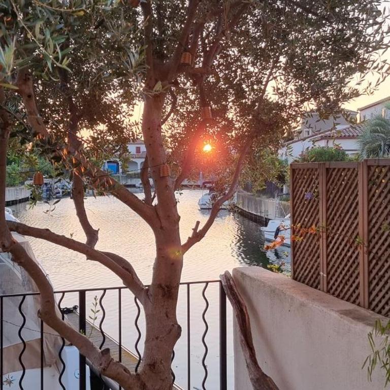 Villa 8 pers - bord de l'eau - marina - 9mn plage - Maison de Vacances - 6