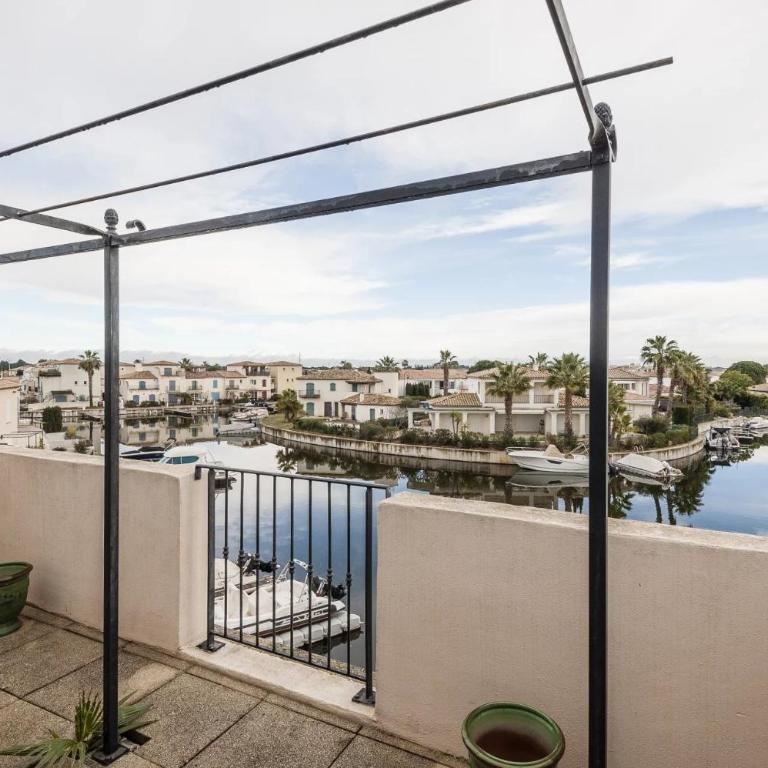 Villa 8 pers - bord de l'eau - marina - 9mn plage - Maison de Vacances - 10