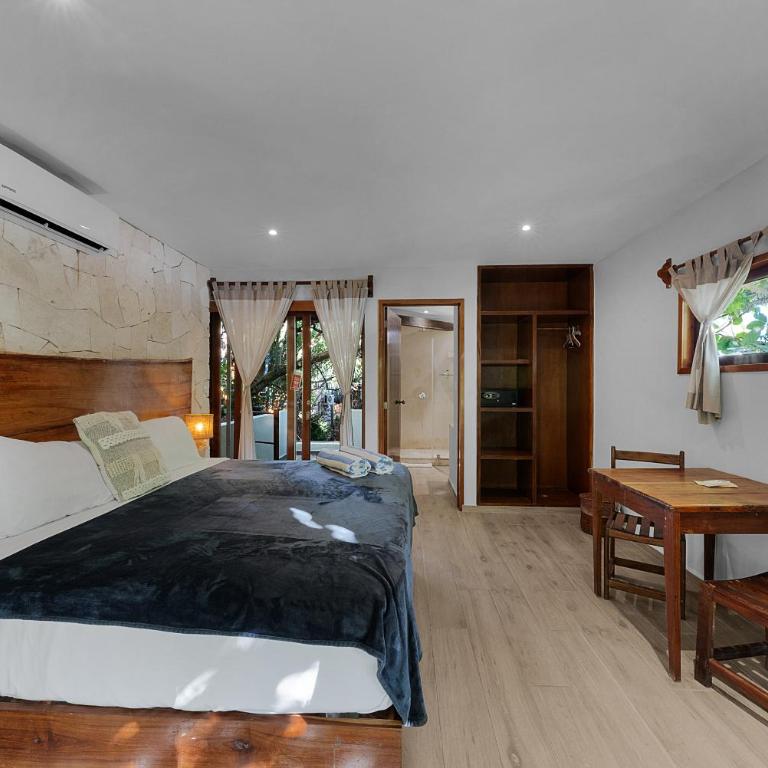Playa Canek Beachfront Eco Hotel - Habitación Jardín con cama grande y balcón - 6