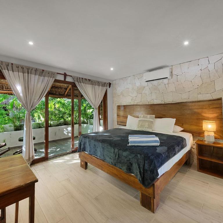 Playa Canek Beachfront Eco Hotel - Habitación Jardín con cama grande y balcón - 10