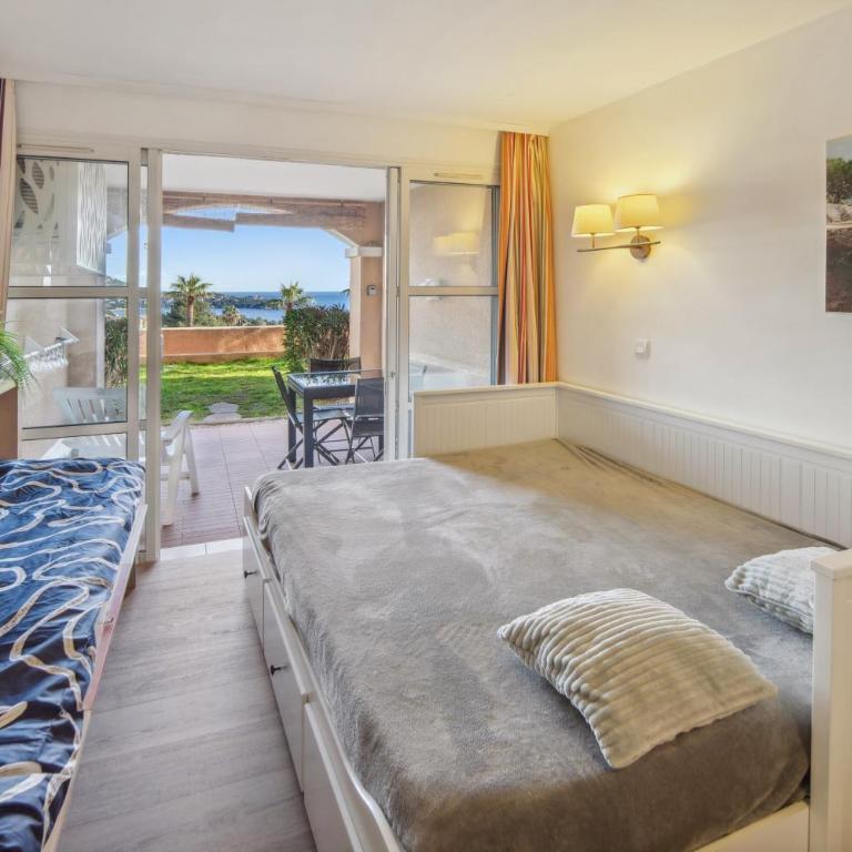 Cap Estérel Magnifique vue mer avec parking et piscine - Apartment mit 1 Schlafzimmer, Meerblick und Terrasse - 26