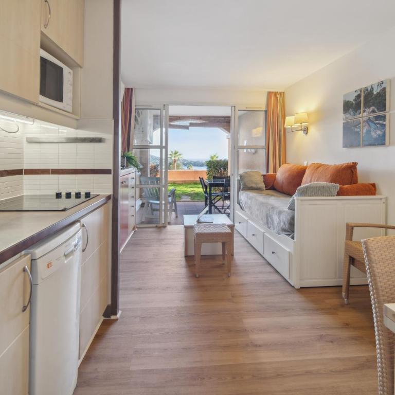 Cap Estérel Magnifique vue mer avec parking et piscine - Apartment mit 1 Schlafzimmer, Meerblick und Terrasse - 2