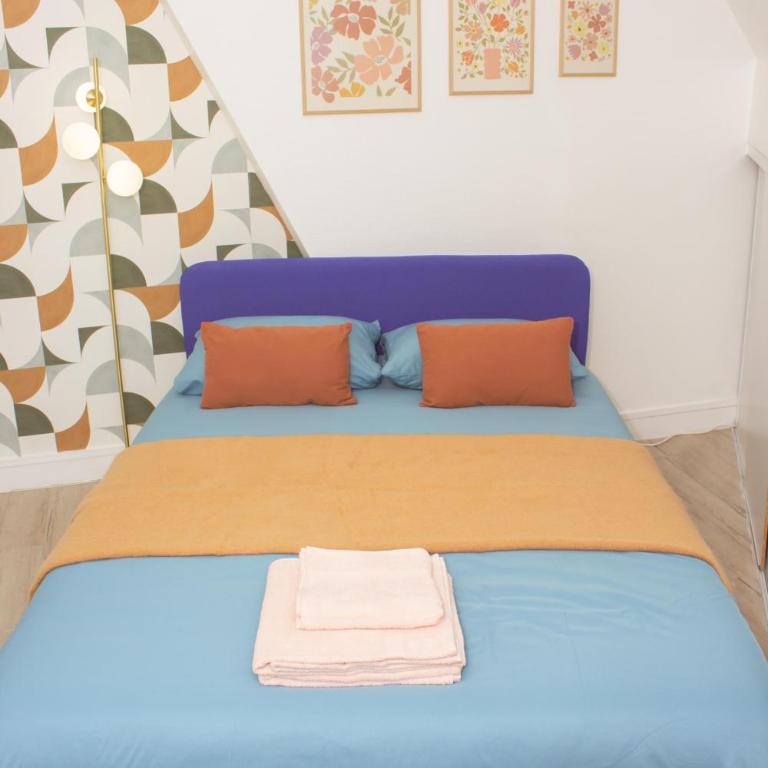 Place équipe au Coeur de Paris avec Vue sur l'Arc de Triomphe et la Tour Eiffel - Chambre Double avec Salle de Bains Privative - 8