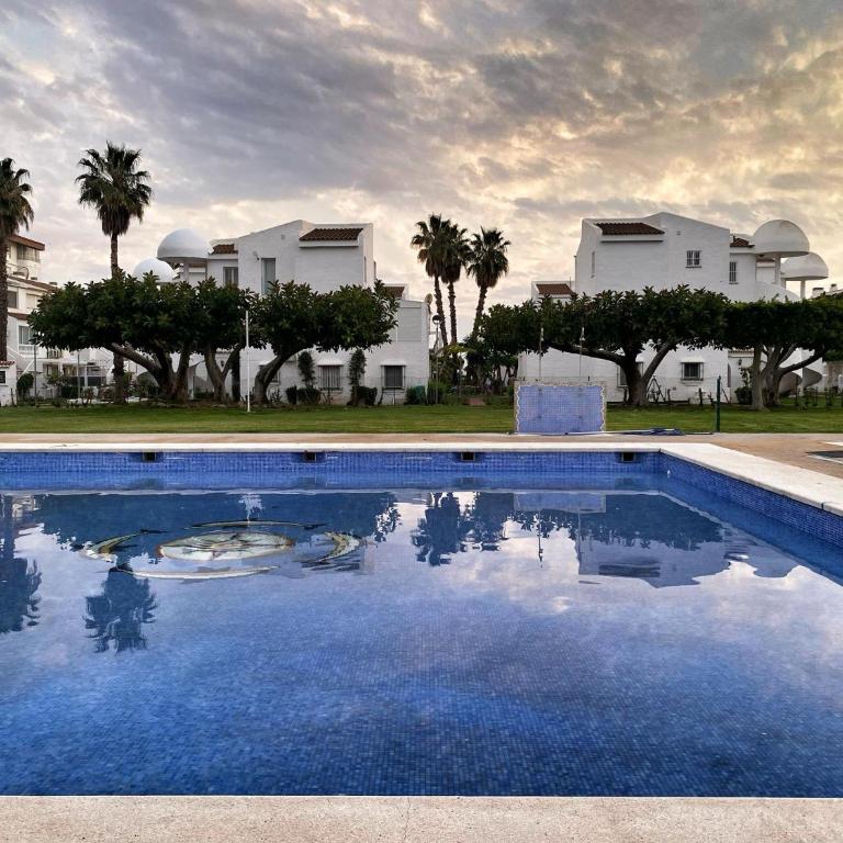 Apartamento en Urbanización Privada con Piscina en Primera Linea de Playa - Apartamento de 1 dormitorio - 17