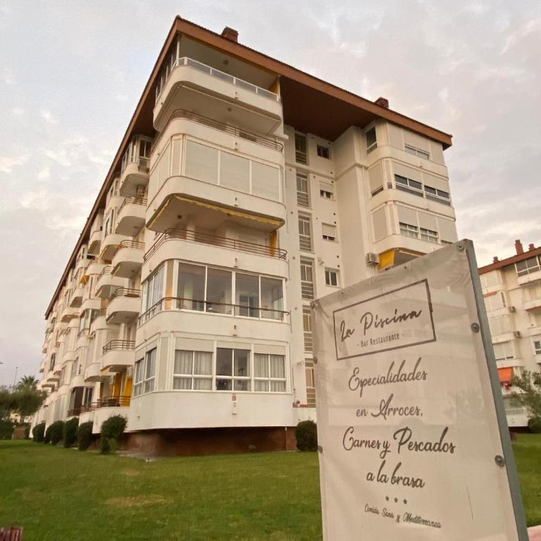 Apartamento en Urbanización Privada con Piscina en Primera Linea de Playa - Apartamento de 1 dormitorio - 22