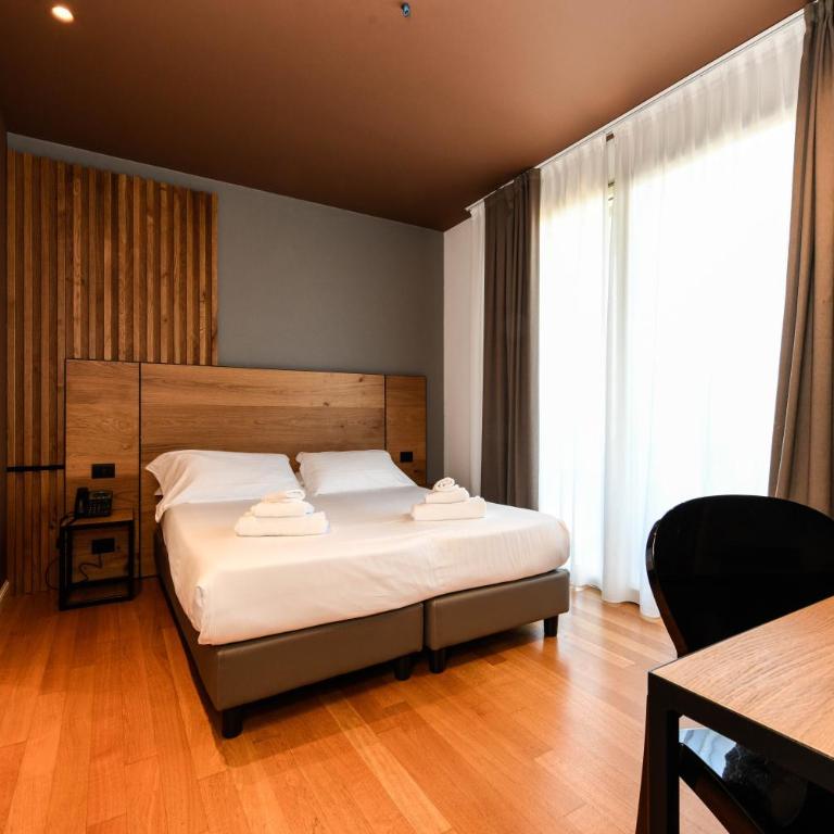 Best Western Hotel Arya - Queen Suite with Two Sofa Beds, Two Terraces and Private Pool - Non-Smoking - 12